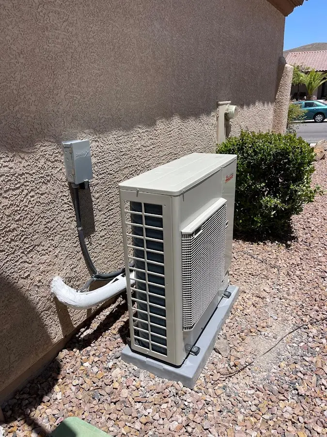 Residential air conditioning condenser unit in Rotonda